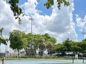 208 Lake Pointe Dr 205, Oakland Park FL 33309