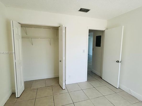 208 Lake Pointe Dr 205, Oakland Park FL 33309