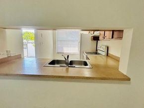 208 Lake Pointe Dr 205, Oakland Park FL 33309