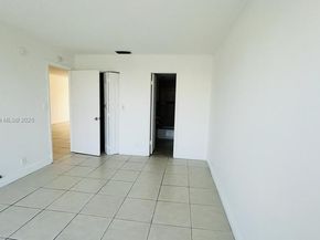 208 Lake Pointe Dr 205, Oakland Park FL 33309