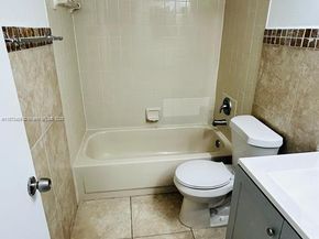 208 Lake Pointe Dr 205, Oakland Park FL 33309