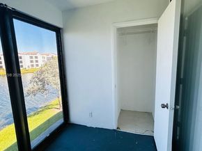 208 Lake Pointe Dr 205, Oakland Park FL 33309
