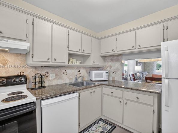 7817 Golf Cir Dr 301, Margate FL 33063