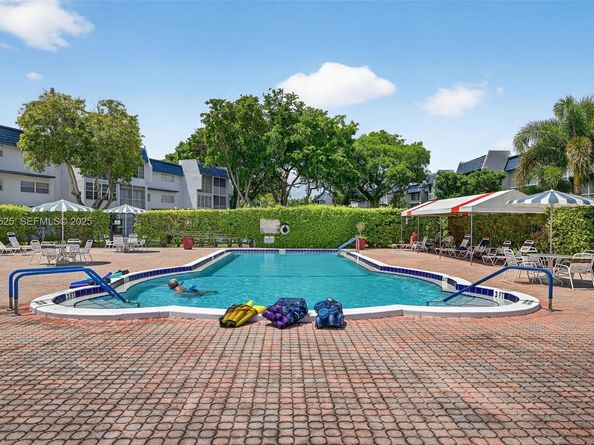 7817 Golf Cir Dr 301, Margate FL 33063