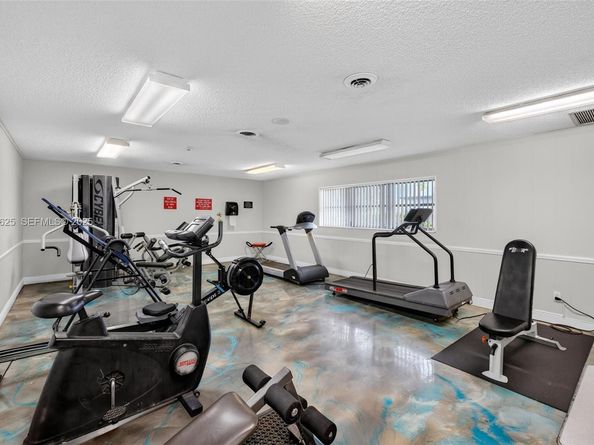 7817 Golf Cir Dr 301, Margate FL 33063