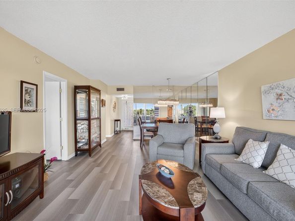 7817 Golf Cir Dr 301, Margate FL 33063