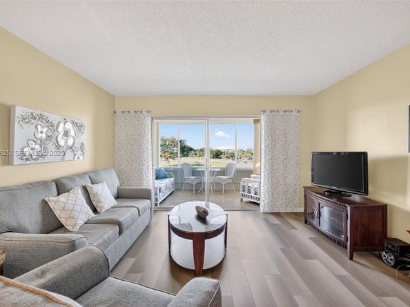 7817 Golf Cir Dr 301, Margate FL 33063