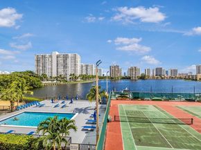 2780 NE 183rd St 810, Aventura FL 33160