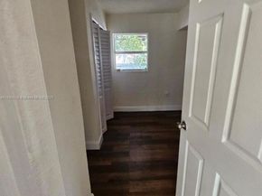 1717 NW 69th St, Miami FL 33147