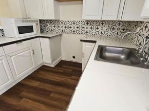 1717 NW 69th St, Miami FL 33147