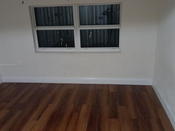 1717 NW 69th St, Miami FL 33147