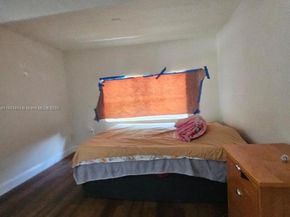 1717 NW 69th St, Miami FL 33147