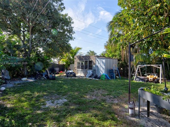 2326 Harding St, Hollywood FL 33020