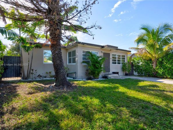 2326 Harding St, Hollywood FL 33020