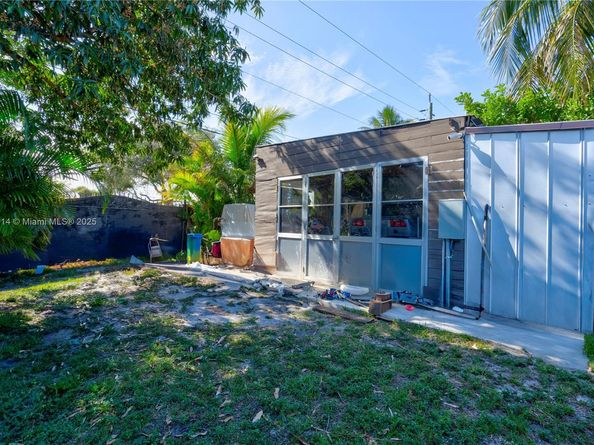 2326 Harding St, Hollywood FL 33020