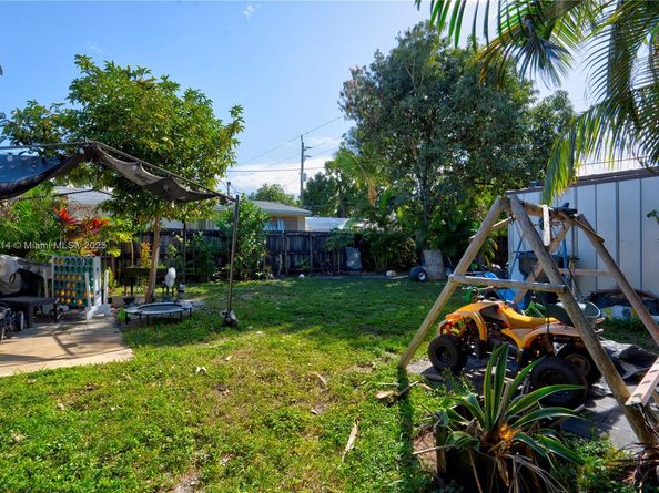 2326 Harding St, Hollywood FL 33020