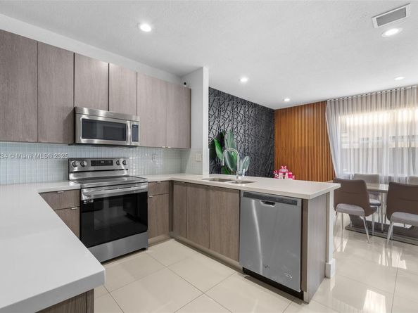 8174 NW 114th Pl, Doral FL 33178