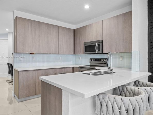 8174 NW 114th Pl, Doral FL 33178