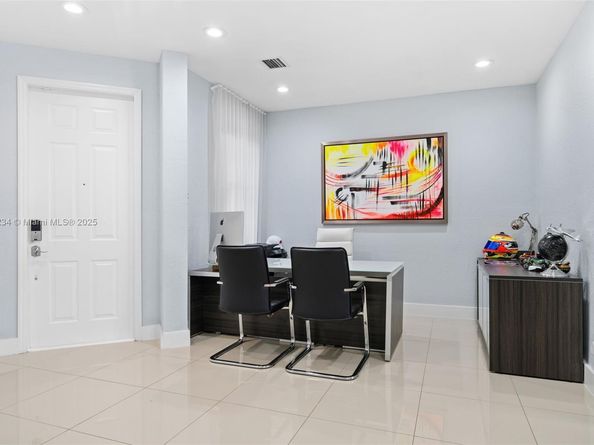 8174 NW 114th Pl, Doral FL 33178