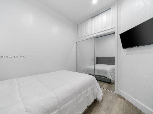 8174 NW 114th Pl, Doral FL 33178