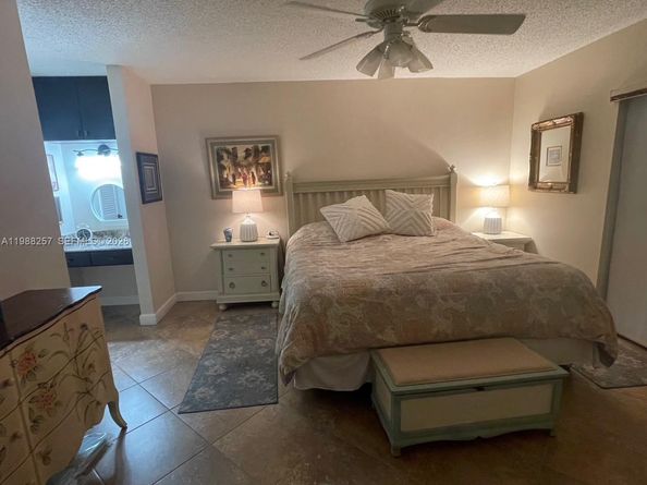 281 S Hollybrook Dr 50205, Pembroke Pines FL 33025