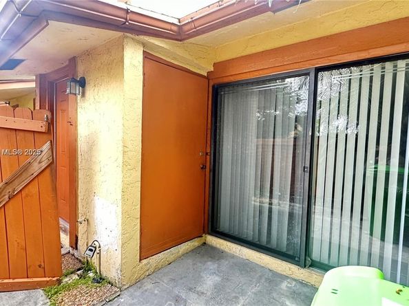 4091 Sierra Te 4091, Sunrise FL 33351