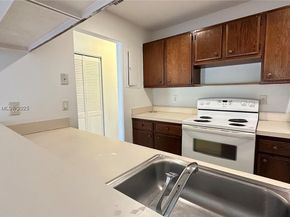 4091 Sierra Te 4091, Sunrise FL 33351