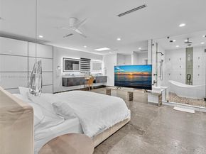 840 S Southlake Dr, Hollywood FL 33019
