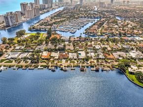 840 S Southlake Dr, Hollywood FL 33019