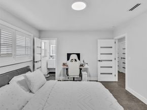 840 S Southlake Dr, Hollywood FL 33019