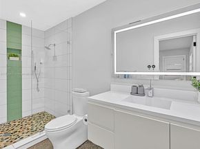 840 S Southlake Dr, Hollywood FL 33019