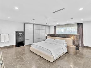 840 S Southlake Dr, Hollywood FL 33019