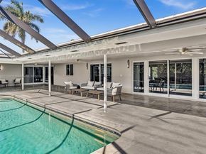 840 S Southlake Dr, Hollywood FL 33019