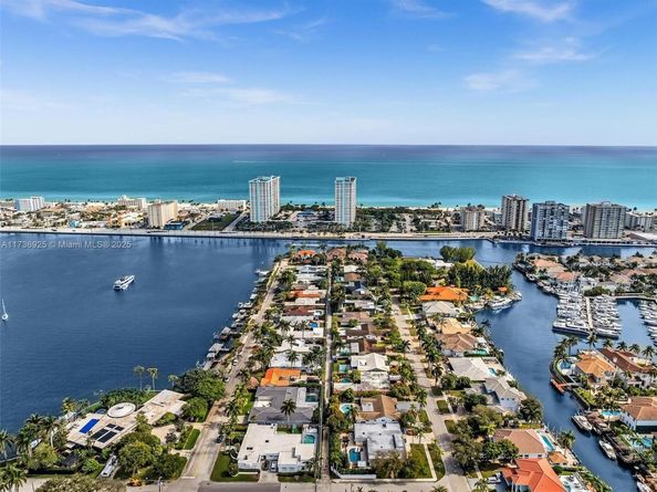 840 S Southlake Dr, Hollywood FL 33019