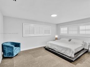 840 S Southlake Dr, Hollywood FL 33019