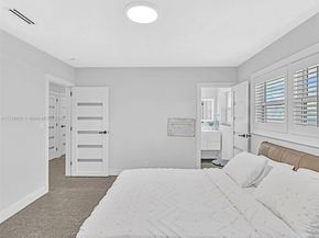 840 S Southlake Dr, Hollywood FL 33019