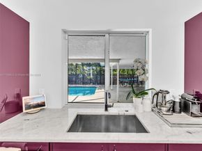 840 S Southlake Dr, Hollywood FL 33019