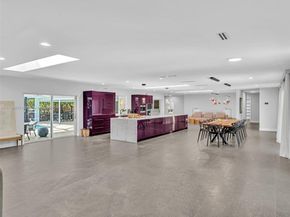 840 S Southlake Dr, Hollywood FL 33019