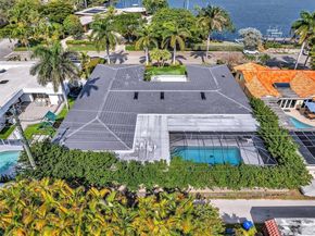 840 S Southlake Dr, Hollywood FL 33019
