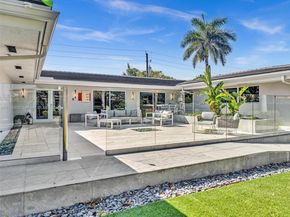 840 S Southlake Dr, Hollywood FL 33019