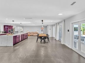 840 S Southlake Dr, Hollywood FL 33019