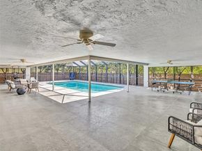 840 S Southlake Dr, Hollywood FL 33019