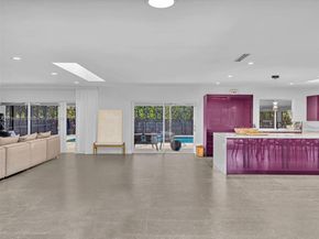 840 S Southlake Dr, Hollywood FL 33019
