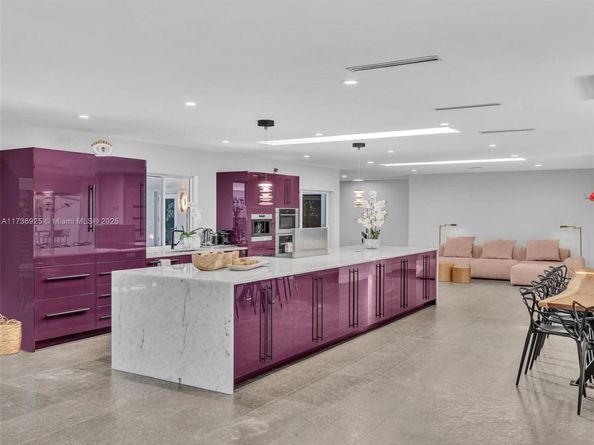 840 S Southlake Dr, Hollywood FL 33019