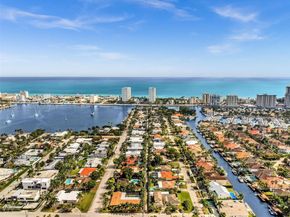 840 S Southlake Dr, Hollywood FL 33019