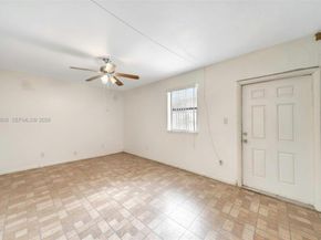 565 NE 160th St, Miami FL 33162