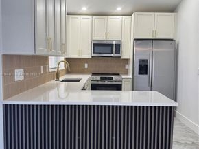 1090 SE 6th Ave, Dania Beach FL 33004