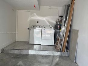 1090 SE 6th Ave, Dania Beach FL 33004