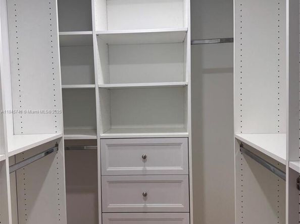 1090 SE 6th Ave, Dania Beach FL 33004