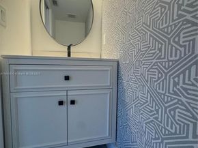 1090 SE 6th Ave, Dania Beach FL 33004